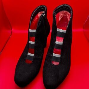 🍷Pas De Rouge booties - Made in Italy